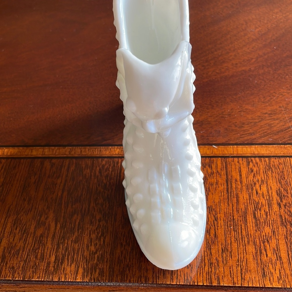 Fenton hobnail milk glass cat head slipper. - Picture 2 of 9